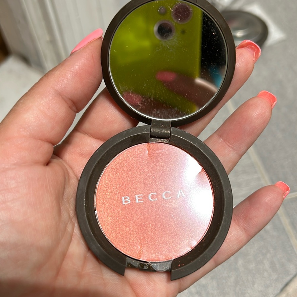 Becca luminous Blush